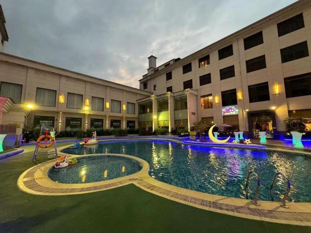 Carrianna Hotel Foshan Exterior photo